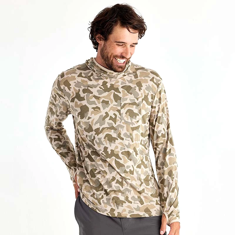 Long Sleeve Lightweight Bamboo Hoodie In Barrier Island Camo